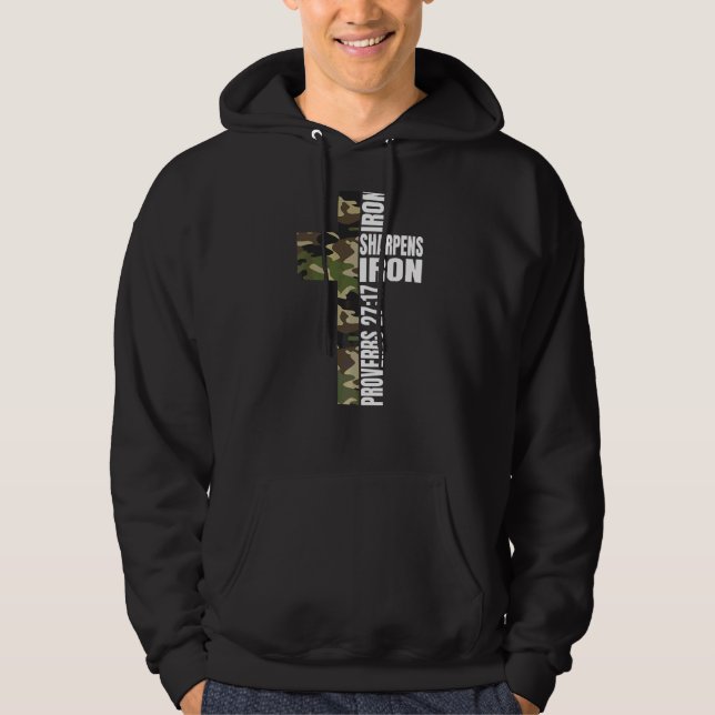 Grönt Camo Järn Sharpens Järn Christian Verse Fami Hoodie (Framsida)