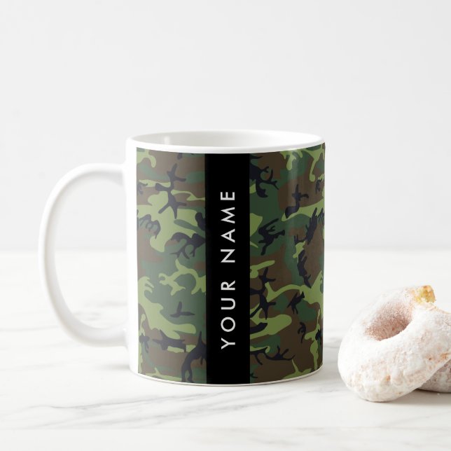 Grönt Camouflage Mönster, ditt namn, anpassa Kaffemugg (Med munk)