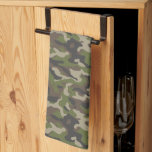 Grönt Camouflage Mönster Kökshandduk<br><div class="desc">Kolla in den här designen med en grönt-kamouflage mönster.</div>