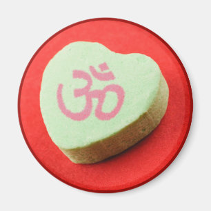Grönt Candy Heart med Om Symbol Magnet