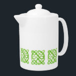 GRÖNT CELTIC KNOT Porcelain Tekanna<br><div class="desc">CELTIC KNOT porcelain-tekannan är en originalformad färgpenna teckning av roving av mjuk fuzzy grönt som såtts in i en keltisk knut. * Matchningsprodukter finns i kategorin CELTIC KNOTS i min butik. ** Om du vill överföra den här designen till en annan produkttyp, form eller storlek, kontrollera min butik först för...</div>