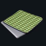 Grönt Dill Sour Pickle Pickles Foodie Kosher Deli Laptop Fodral<br><div class="desc">Med en originalmarkörillustration av en kornig grönt dill-mejsel. Perfekt för din favoritfodie! Ser du inte vad du är tittar för? Behöver du hjälp med anpassning? Kontakta Rebecca för att få något designat bara för dig.</div>