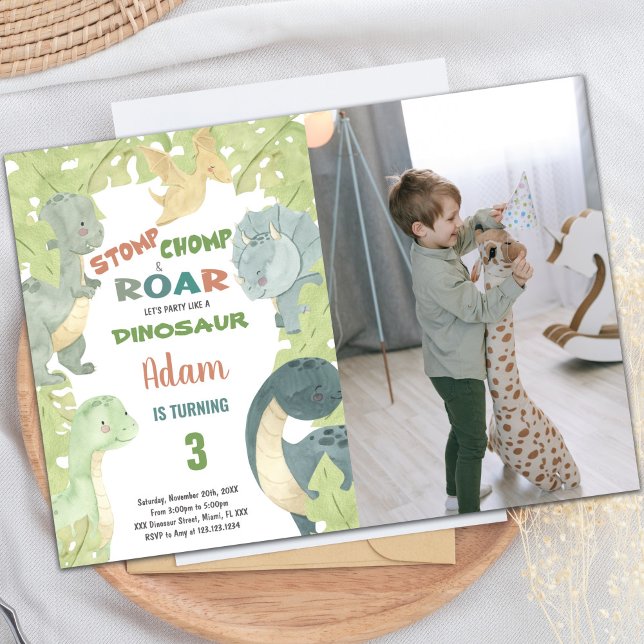 Grönt Dinosaur Birthday-inbjudan med foto Inbjudningar (Green Dinosaur Invitations with photo)