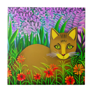 Grönt Eyed Cat i en Blomsterträdgård Kakelplatta