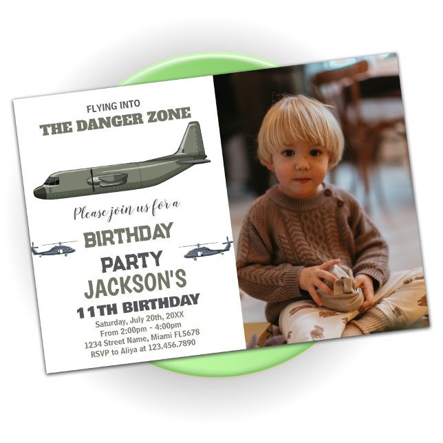 Grönt för bekämpning av Jet för födelsedagsinbjudn Inbjudningar (Fighter Jet Birthday Invitations Green Dark Photo)