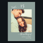 Grönt för Dubbla  i Calligraphy Photo Bröllop Side Bordsnummer<br><div class="desc">Elegant Calligraphy Script Sage Grönt Bröllop Bordsnummer Dubbla Sided with anpassningsbar personlig Photo. Hjälp dina gäster att enkelt hitta rätt på med de här enkla dubblorna för bordsnummer på eleganten. Lägg enkelt till foton, siffror, namn och datum! Har en söt hand som skriver kalligrafi "bröllop of", "bord"-skript och anpassningsbar-fotomall på...</div>