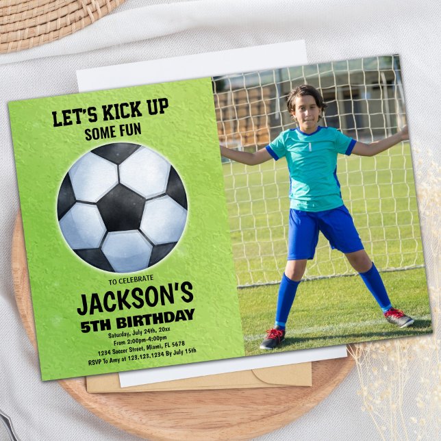 Grönt Fotboardfotonsdag i Golv Inbjudningar (Green Soccer Floor Photo Soccer Birthday Invitation)