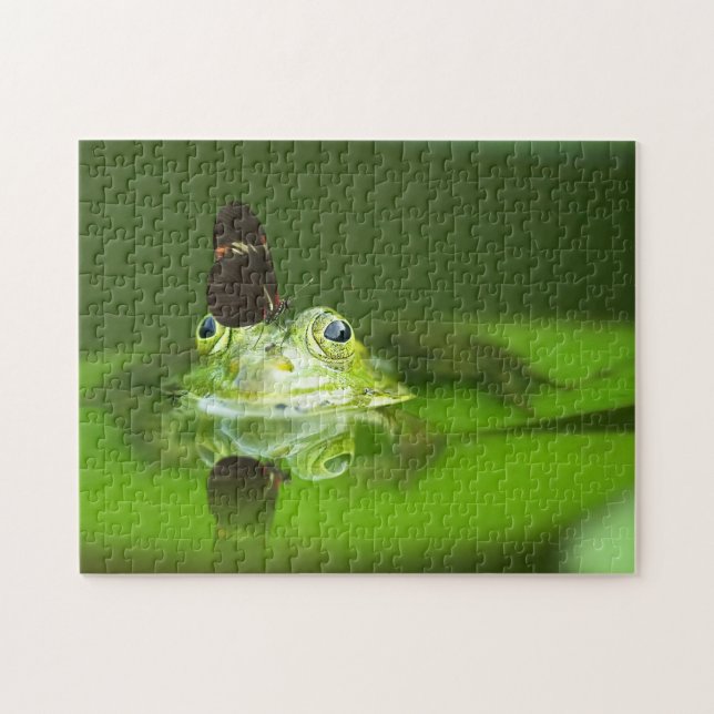 Grönt Frog i en damm med fjäril, Jigszle Puzzle Pussel (Horisontell)