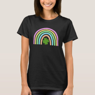 Grönt Fyra Löv C Rainbow St Patrick-dagen T Shirt
