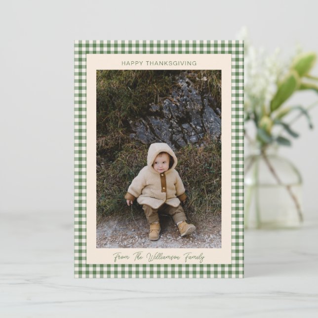 Grönt Gingham Glad Thanksgiving Familjefoto Julkort (Stående Fram)