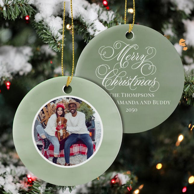 Grönt God jul Family Photo Anpassningsbar Julgransprydnad Keramik (Merry Christmas Calligraphy Script Holiday Photo Ornament)