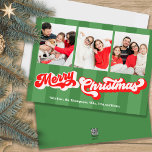 Grönt God jul Photo Collage Julkort<br><div class="desc">Fira säsongen med vårt God jul Photo Collage-kort med en roligt röd och grönt färg palett och retrotypografi. Det här familjekortet för festlig helgdag kombinerar kalligrafiskript för elegant med fet stil för ett slående utseende. Den enkla minimalistiska designen höjs av vismiskt rand och söta randiga accenter, perfekt för att fånga...</div>