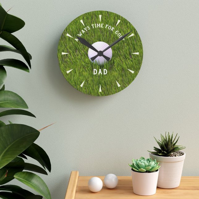 Grönt Golf Boll i grottan Golfer Pappa Rund Klocka (Great gift for golfers that would rather be playing golf and for dads that like to watch clocks.)