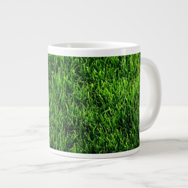 Grönt gräs struktur från fotbeståndet fält jumbo mugg (Framsida höger)