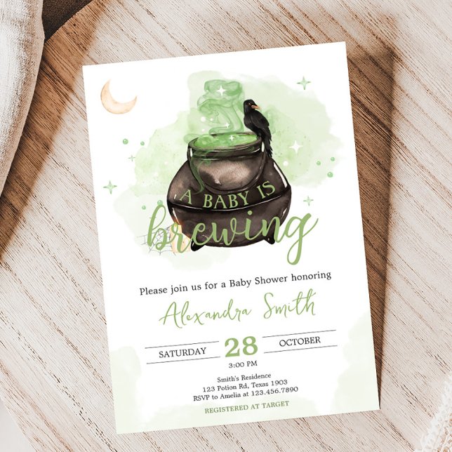 Grönt Halloween A Baby håller på att blåsa babysko Inbjudningar (Green A Baby is Brewing Halloween Baby Shower Invitation)