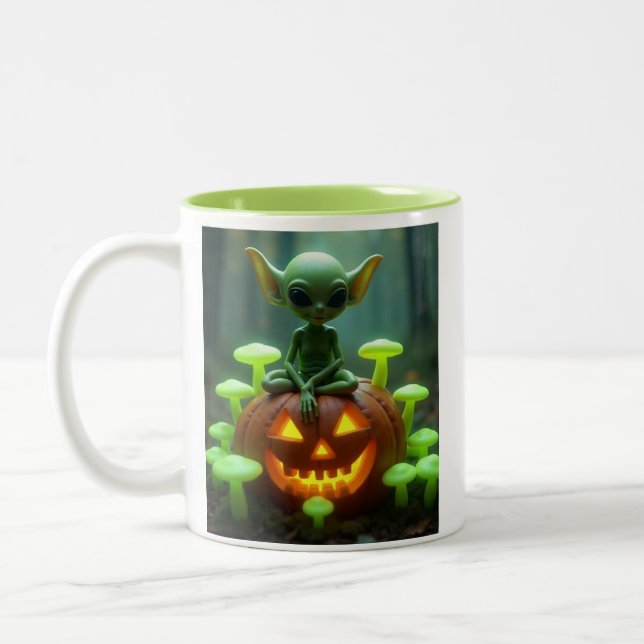 Grönt halloween Två-Tonad mugg (Vänster)