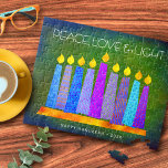Grönt Hanukkah Peace Kärlek Light Bold Boho Candle Pussel<br><div class="desc">"Fred, kärlek och ljus." En lekfull, modern, konstgjord illustration av boho mönster-ljus på en menorah hjälper dig att vaktera helgdag av Hanukkkah. Blåljus med färglöst faux foil mönster täcker över en rik, djup grönt texturerad bakgrund. Känn julhelgens värme och glädje när du användor det här fantastiska, färgstarka pusslet av Hanukkah....</div>