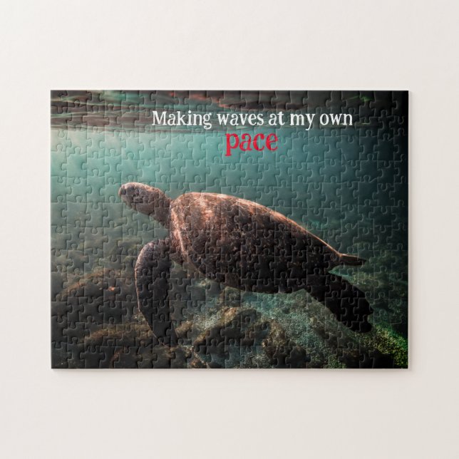 Grönt Havssköldpadda som simmar under vatten Pussel (Horisontell)