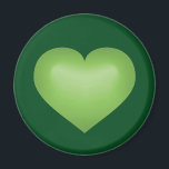Grönt Heart Magnet<br><div class="desc">Den här magneten har ett formbart grönt med ett vitt tvättat centrum på mörk grönt bakgrund. Klicka på "Anpassa" om du vill ändra storleka/flytta om vår-grönten tonar ut hjärtbilden, ändra bakgrunden till färg och/eller lägga till text. En personlig hjärtmagnet är en underbar förlovning, bröllop, årsdag eller valentins partiförmån eller spara-date....</div>