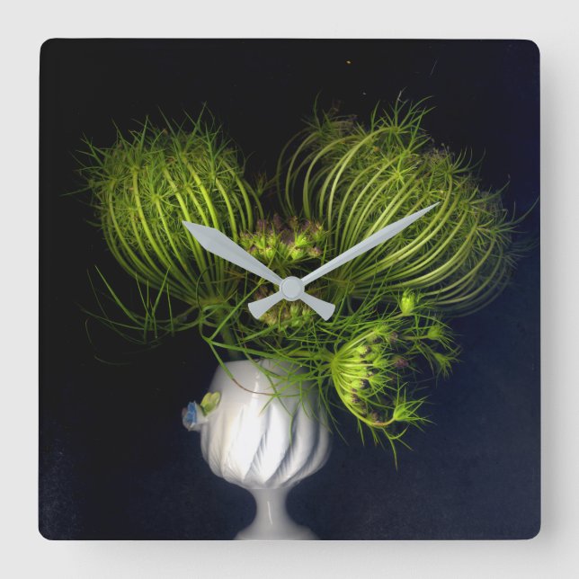 Grönt hjärta i svart fyrkantig klocka (Framsida)