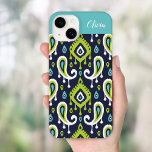 Grönt Ikat Paisley Monogram<br><div class="desc">Anpassningsbar med monogrammatiskt telefonfodral med boho ikat paisley mönster i marinblått, grönt och turkos färg. Anpassa den med ditt namn eller monogram i ett färgblock ram. Använda designen verktyg om du vill redigera texten typsnitt och färg eller ladda upp egna foton för att skapa en typ av design.</div>