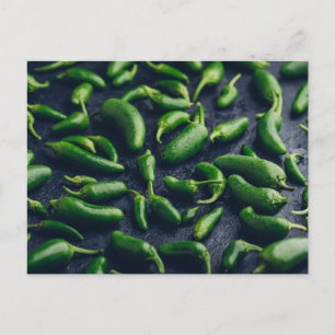 Grönt Jalapeno-paprika på betongbakgrunden Vykort