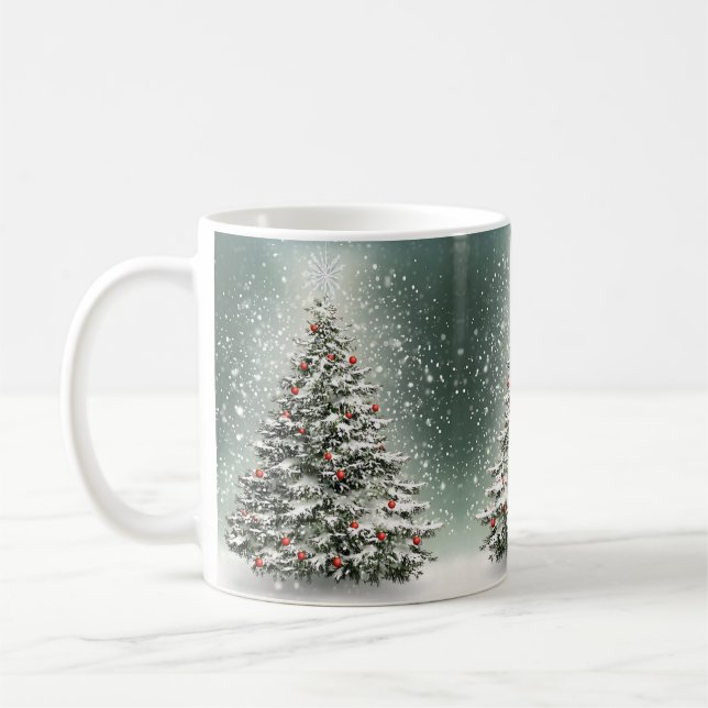 Grönt Julgran Färgfärgade ornament Vita Snö Kaffemugg (Vänster)