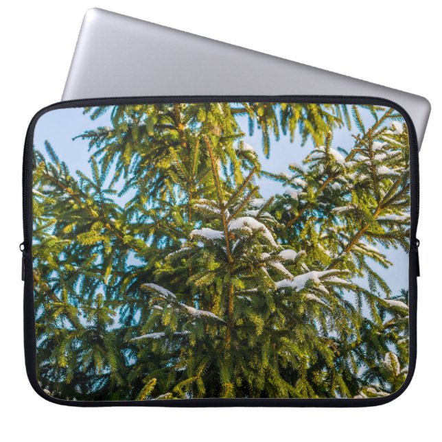 GRÖNT JULGRAN i SNÖ Laptop Fodral (Framsidan)