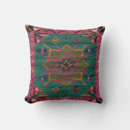 Grönt Kilim Pillows at Pottery Barn: A Blend Kudde