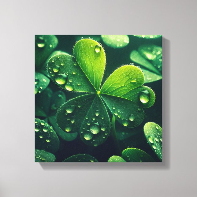 Grönt klöver löv med droppar i vatten - canvastryck (Framsida)