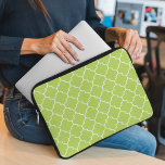 Grönt Latticwork, Quatrefoil, Moroccan Trellis Laptop Fodral<br><div class="desc">Elegant,  snyggt och sofistikerad marockansk trellis mönster i grönt färg. Modern gåva och trendig,  perfekt för det latetiska älskare i ditt liv.</div>
