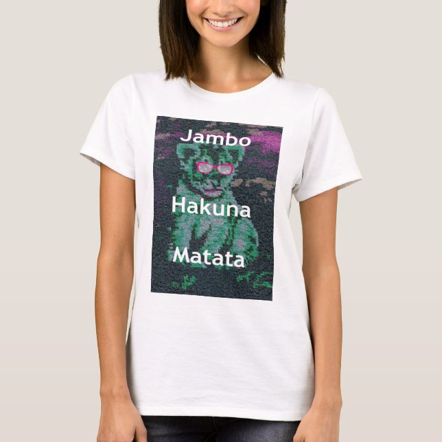 Grönt Lejon med Rosa Glass "Hakuna Matata" Art T-shirt (Framsida)
