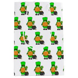 Grönt Leprechaun Gnome med Shamrock