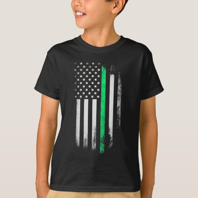 Grönt Line American Flagga St patrick's day T Shirt (Framsida)