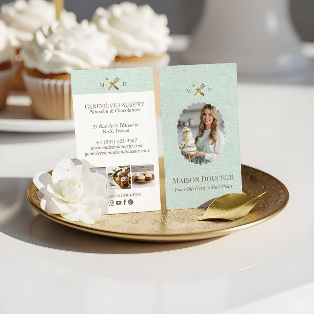 Grönt Linne Elegant Chic Bageri Guld Viska Foto Visitkort (Green Linen Elegant Chic Bakery Gold Whisk Photo Business Card)