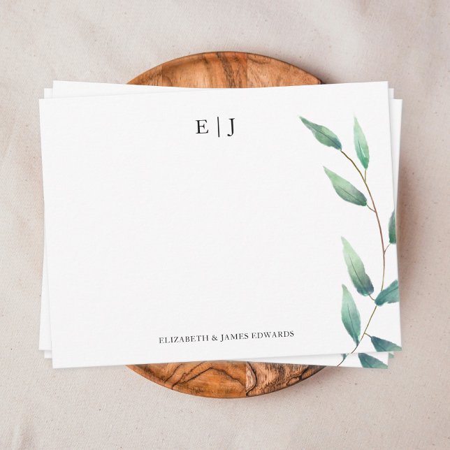 Grönt Löv Monogram par Initialer Personlig Anteckningskort (couple monogram with watercolor green leaves note card on brown plate)