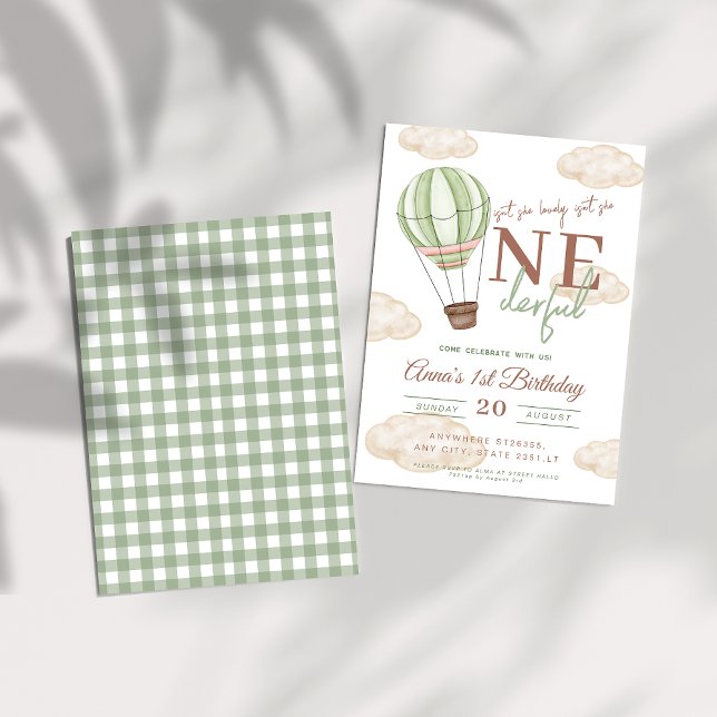 Grönt Luft Balloon är inte hennes födelsedag Inbjudningar (Skapare uppladdad)