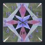 Grönt marockansk Art Deco Batik Monogrammed Fyrkantig Klocka<br><div class="desc">Den här väggklockan har en subtil,  sofistikerad design som inspirerats av en gammal marockansk tile-,  batik-färgteknik,  Art Deco-typografi och en trending färg-palett av oliv grönt,  ostron grått,  lavender & mauve. Anpassa med upp till 2 tecken monogram.</div>