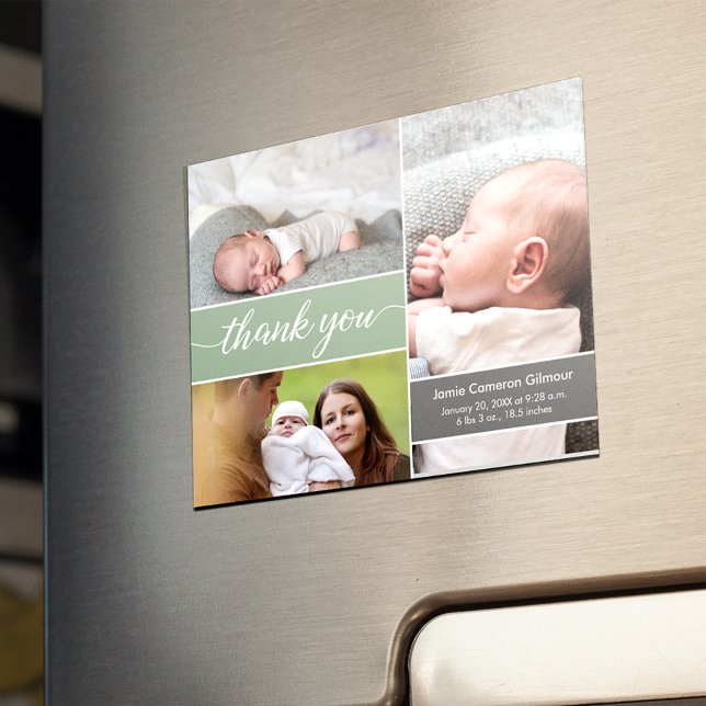 Grönt Minimalistisk nyfödda foton Namn Baby Shower Magnetisk Inbjudningskort (Fridge magnet baby photo collage thank you announcement birth stat card.)