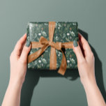 Grönt - modern botanisk gåva presentpapper<br><div class="desc">Modern grönt för minsta blad i lövsaftet manuset helgdag julklapp för personlig. Hand målade eukalyptus,  minimalt löv och modern rustik utandning ge i helgdag-kortet är en lyxaktig känsla. I klasssvart,  grönt,   och grått.</div>