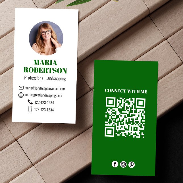 Grönt Modern Minimalistisk QR-kod Social-media Visitkort (Minimalist modern simple green business card.)