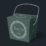 Grönt mousserande Ljus Tack Presentaskar<br><div class="desc">En andedräkt av mousserande ljus mot gröntens bakgrund. Skriptteckensnittet "Tack" är en bild - så att den kan storleksändras,  roteras och flyttas. Resten av texten är helt redigerbar. Bilden Mousserande Ljus kan också storleksändras och flyttat. Andra färg,  olika storlekar/former av förmånsbox och samordningsposter finns i min butik.</div>