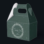 Grönt mousserande Ljus Tack Presentaskar<br><div class="desc">En julkrans av mousserande ljus mot gröntens bakgrund. Skriptteckensnittet "Tack" är en bild - så att den kan storleksändras,  roteras och flyttas. Resten av texten är helt redigerbar. Andra färg,  olika storlekar/former av förmånsbox och samordningsposter finns i min butik.</div>