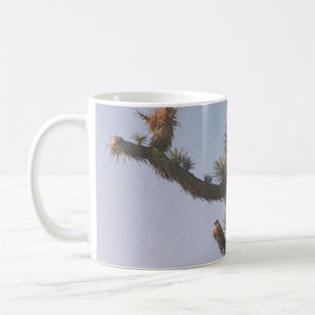 GRÖNT OCH BROTT TRÄD UNDER BLÅ HIMMEL KAFFEMUGG (Vänster)