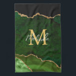 Grönt och Guld Marble Agate Kökshandduk<br><div class="desc">Den här kökshandduken har en elegant och en glamorös marmorbakgrund med geode gemstone-detaljer och faux guld glitter-accents. Monogrammet kombinerar handskript och modernt sans serif typsnitt för ett klassigt och sofistikerat utseende. Detta kommer att bli den idealiska presenten eftersom den kan anpassas med namn och en början. De djupa gröntarna gör...</div>