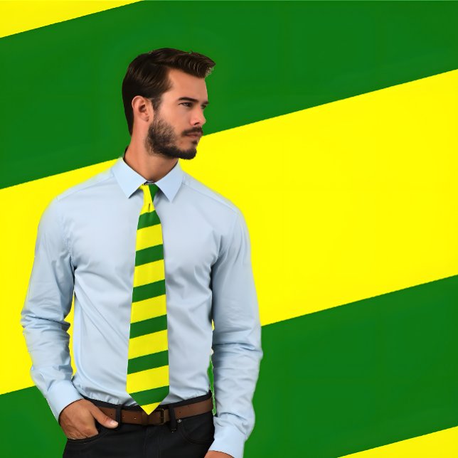 Grönt och Gult, stripe (tjockt Rand) Slips (Bearded young man wearing a Green and Yellow Striped Necktie.)
