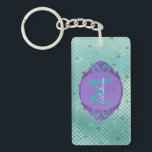 Grönt och Lila Sjöjungfru Skalor i monogrammet<br><div class="desc">Grönt och Lila Sjöjungfru Gold Foil skalar Monogram Girl's Monogram Namn och initial Nyckelring. Dessa nyckelkedjor gör perfekten till en anpassad flickas gåva under sjöjungfrun Birthday,  Bröllop,  Baby Shower eller Bachelorette Party. Kontakta designern om du vill ha anpassade matchande objekt.</div>