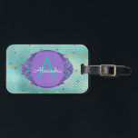 Grönt och Lila Sjöjungfru Skalor i monogrammet Bagagebricka<br><div class="desc">Teal Grönt and Lila Sjöjungfru Gold Foil skalar Monogram Girl's Monogram Namn och Initial Travel Luggage Tag. Den här bagagetaggen ger perfekten för en anpassad flickas sjöjungfru under Havets födelsedag,  Bröllop eller Bachelorette Party. Kontakta designern om du vill ha anpassade matchande objekt.</div>