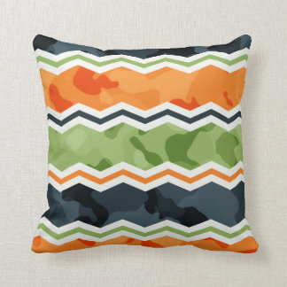 Grönt och Orange Camo Chevron Rand Kudde