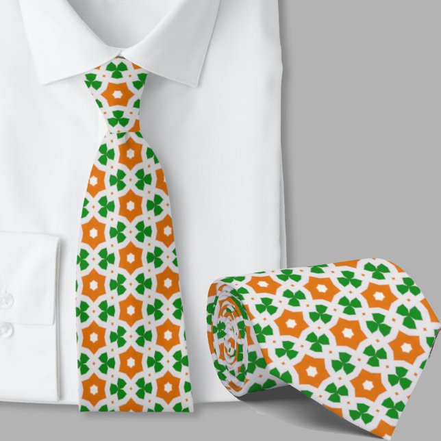 Grönt och orange geometriskt mönster Irländskt  Slips (Skapare uppladdad)